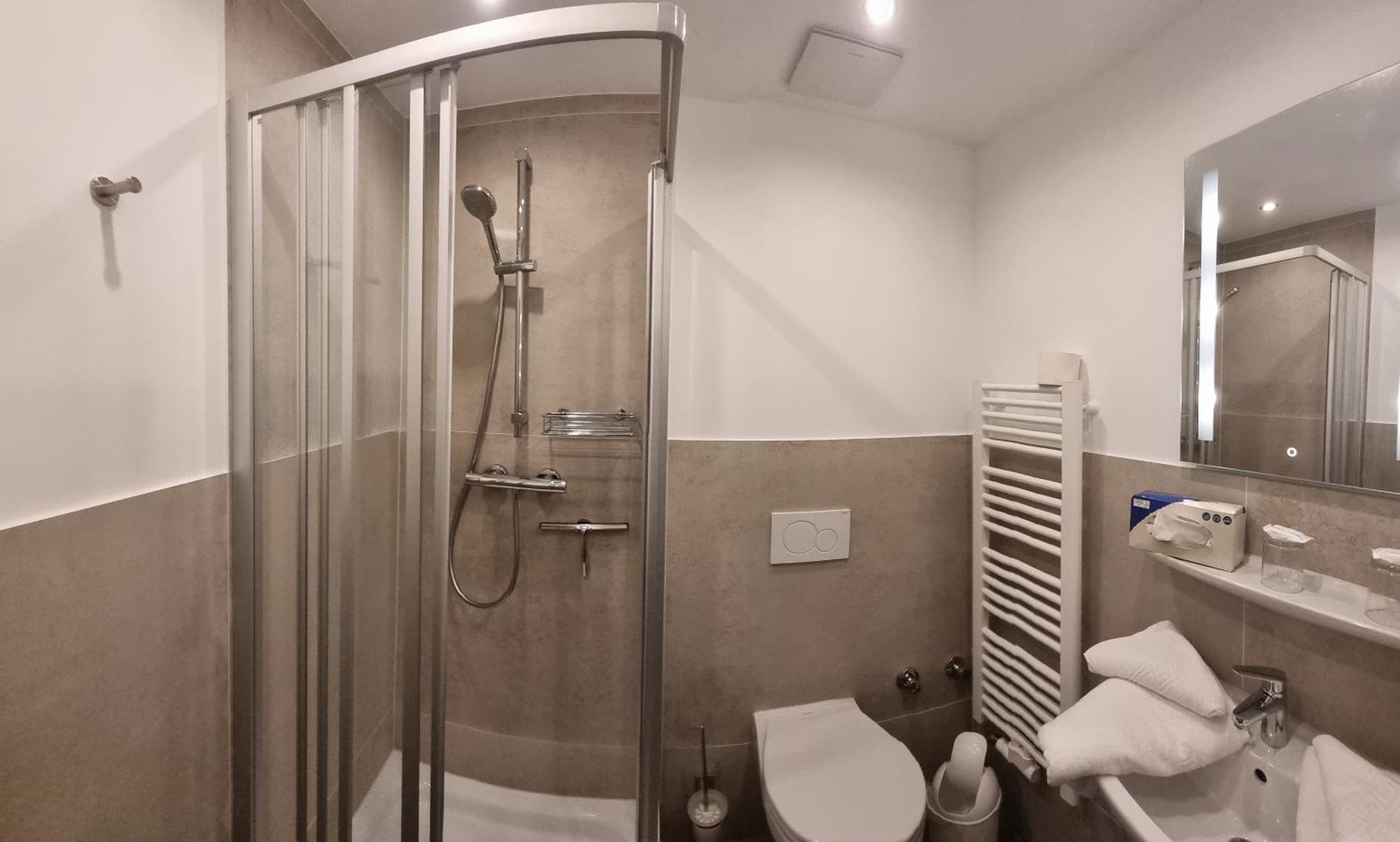 Hotel-Cafe-Lindow 文尼斯塔特 外观 照片